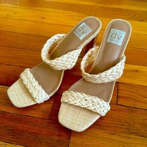 Worn only at home once 8.5